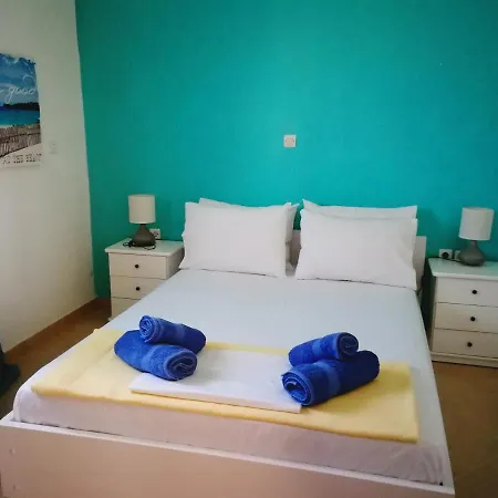Themis Beach House بيت للعطل